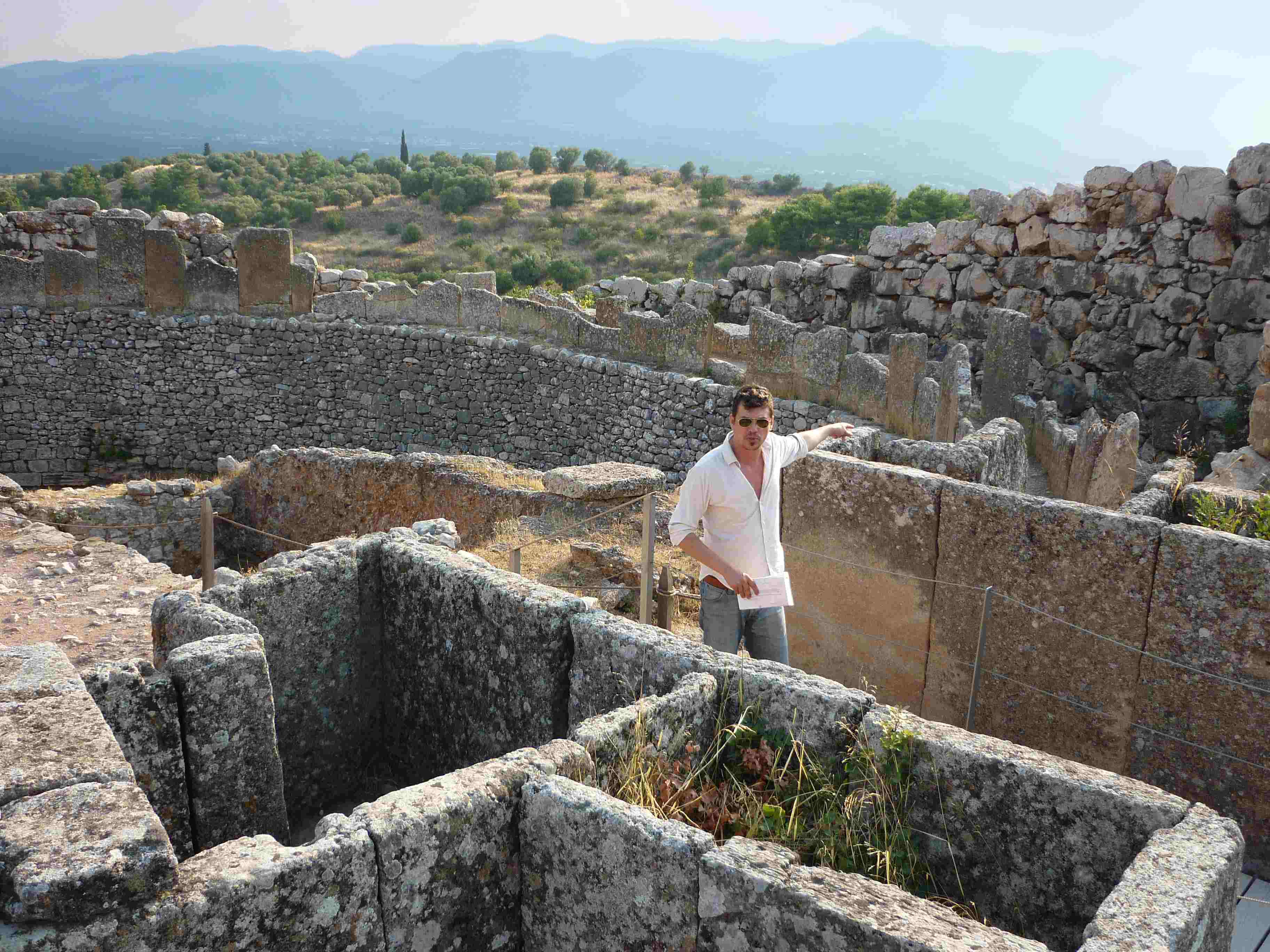 00   Peter Pavúk Guiding at Mycenae