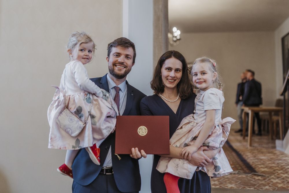 d0d1463d 7d00 419e acf1 7c28830091d4