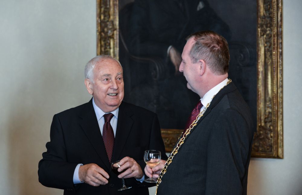 fab21354 24f9 4f38 8c95 29bff442fe07