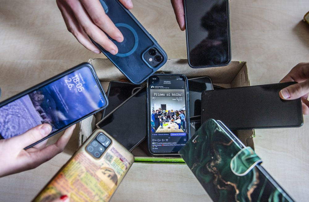 Vypněte mobily, otevřete knihu. Začíná Offline čtení
