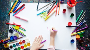 Nemůžeme se zdravit a dotýkat, zkusme doma tvořit