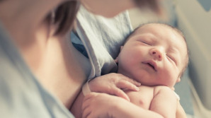 V porodnicích nás nerespektují, říkají ženy, které rodí doma 