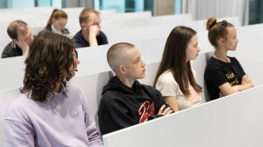 Orientovat se v Česku pomáhá uprchlíkům i kurz FHS UK