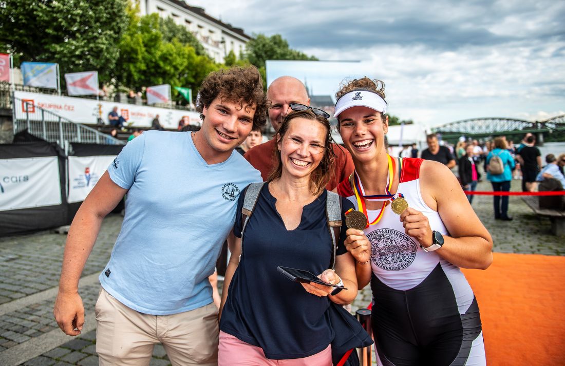 a6f44d43 b974 4154 ac22 785248c7bdba