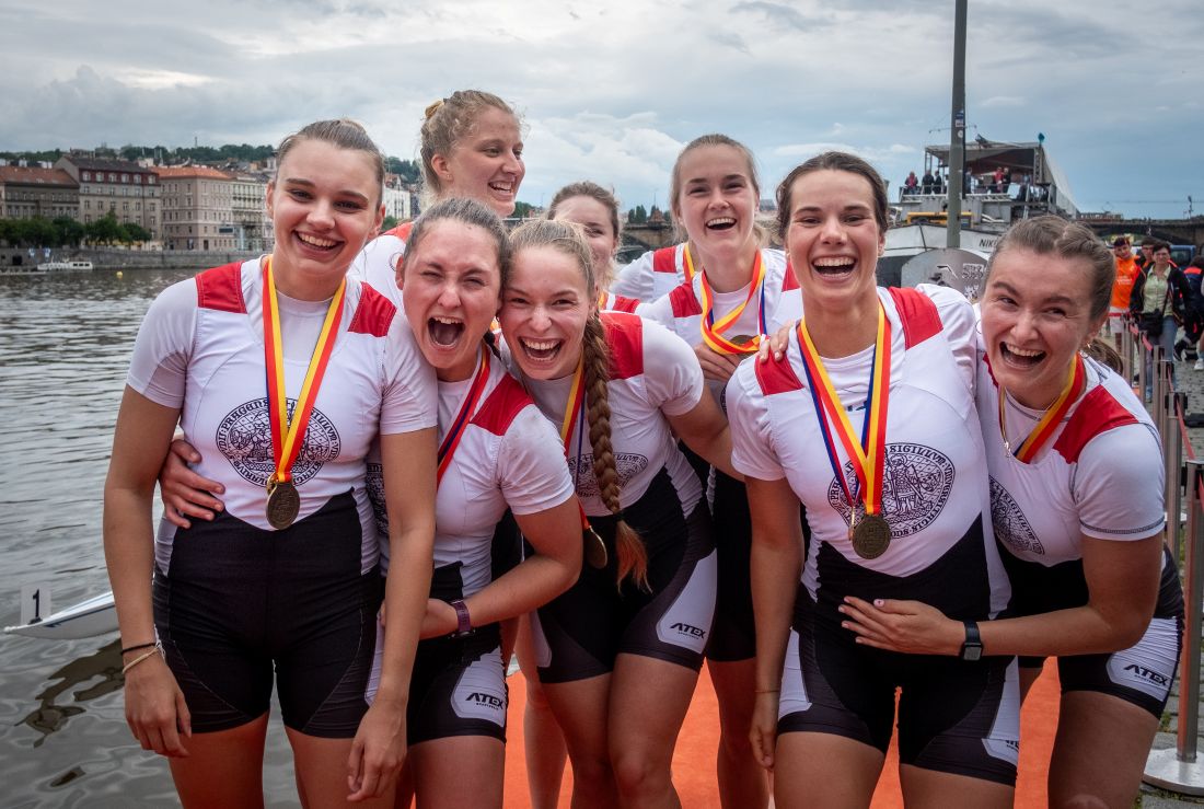 acaac9fb 3a93 4172 ac39 742886a678a1