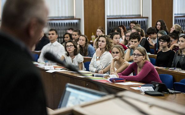 Odstartoval druhý ročník Juniorské univerzity UK. Zájem byl enormní